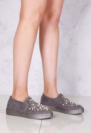 DIAMANTE & PEARL DETAIL PUMP IN GREY