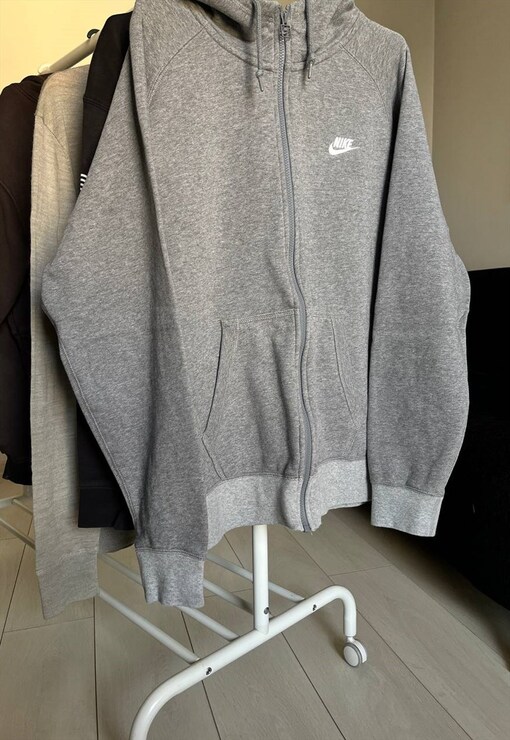 garment image