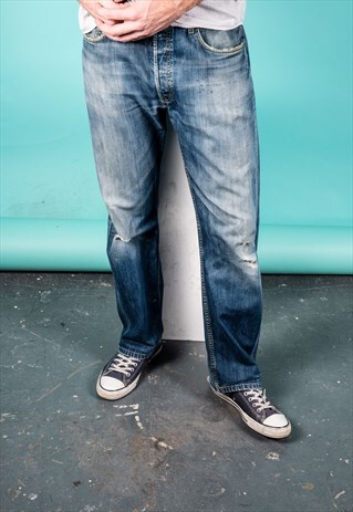 VINTAGE LEVI'S 501 JEANS IN BLUE DENIM WITH RIPS