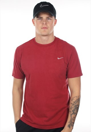 VINTAGE NIKE SMALL LOGO T SHIRT TEE