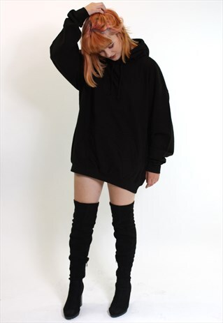 OVERSIZED BLACK HOODIE