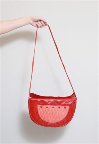 VINTAGE 1980'S RED CIRCULAR LEATHER SHOULDER BAG