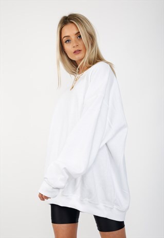 ULTIMATE BOYFRIEND SWEATER- WHITE