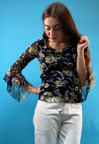 VINTAGE MESH FLUTED SLEEVED TOP.