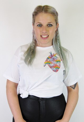 VALENTINES UNICORN RAINBOW HEART WHITE POCKET TEE