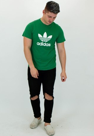 VINTAGE ADIDAS T-SHIRT