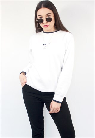 90'S RETRO WHITE SPELL-OUT EMBROIDERED SWEATSHIRT