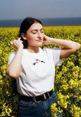 T-SHIRT IN WHITE WITH ORCA EMBROIDERY