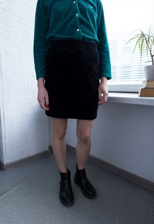 VINTAGE 90'S MINI BLACK VELVET SKIRT