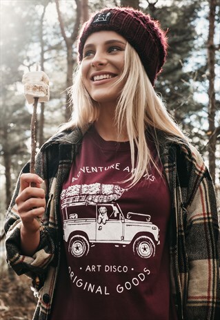 'ADVENTURE AWAITS' HAND PRINTED T-SHIRT IN BURGUNDY