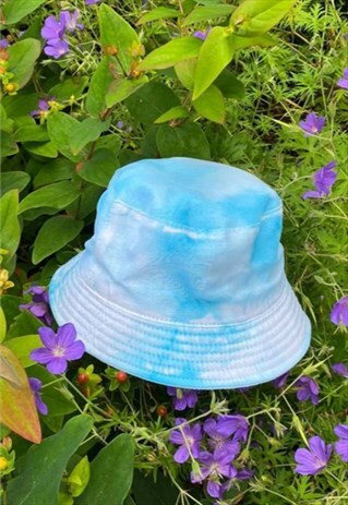 blue tie dye bucket hat