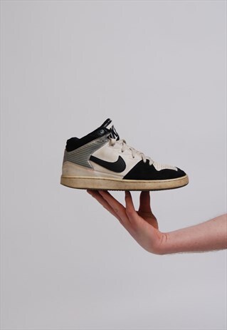 VINTAGE NIKE HI TOP TRAINERS