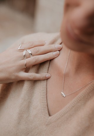 OIA NECKLACE SILVER