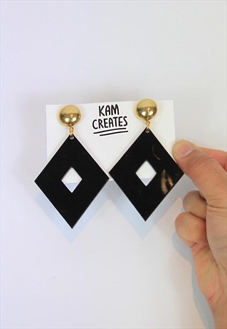 DIAMOND SHAPE STATEMENT STUD EARRINGS IN BLACK AND GOLD