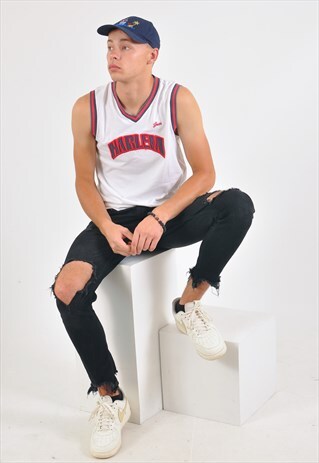 VINTAGE 90'S V NECK T-SHIRT