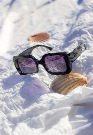 BLACK WIDE CHUNKY RECTANGLE SUNGLASSES