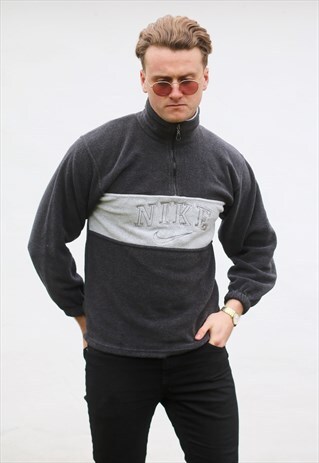 NIKE 1/4 ZIP USA FLEECE SWEATSHIRT