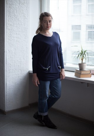 NAVY LONG SLEEVES TOP