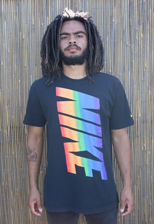 VINTAGE NIKE LARGE PRINT MULTI T