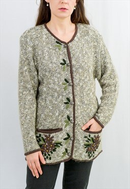 Vintage ebroidered cardigan in floral pattern rustic sweater