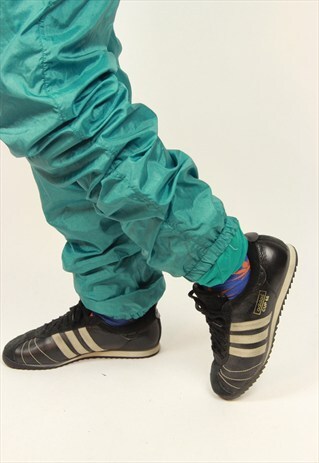 VINTAGE ADIDAS TRAINERS