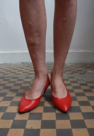 VINTAGE 60' AMAZING CUTE RED LEATHER MID-HEELED SHOES
