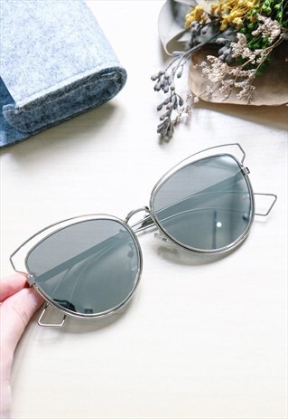 CAT EYE SUNGLASSES WITH CUT-OUT DETAIL - SILVER