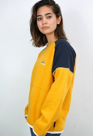 VINTAGE 90'S ADIDAS SWEATSHIRT