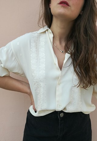 VINTAGE 90S EMBROIDERED BUTTON UP SHIRT IN CREAM WHITE