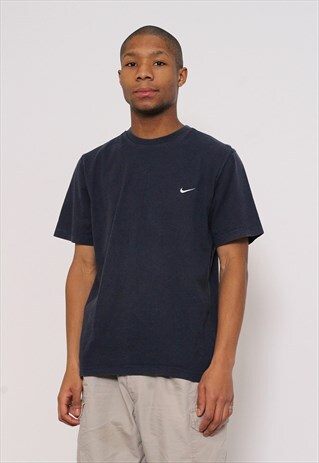 VINTAGE NIKE T SHIRT