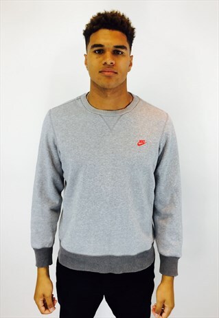 NIKE EMBROIDERED SWOOSH SWEATSHIRT