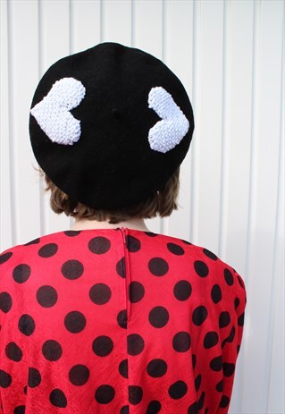 VINTAGE BLACK WOOL BERET WITH WHITE KNITTED HEARTS
