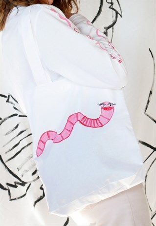 ORGANIC TOTE BAG IN WHITE WITH SASSY WORM PRINT