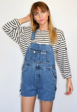 VINTAGE 90S DENIM BLUE FRAYED HEM SHORT DUNGAREES