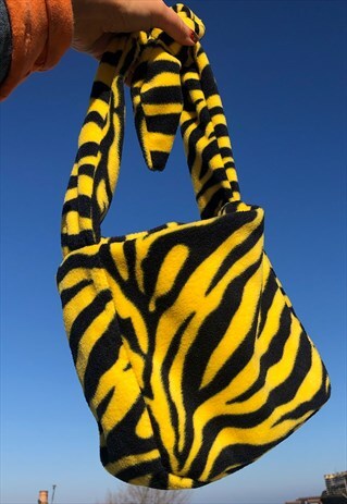 ZEBRA FLEECE GRAB BAG