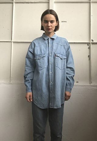 VINTAGE 90' OLDSCHOOL COOL DENIM BLUE UNISEX LEVI'S SHIRT