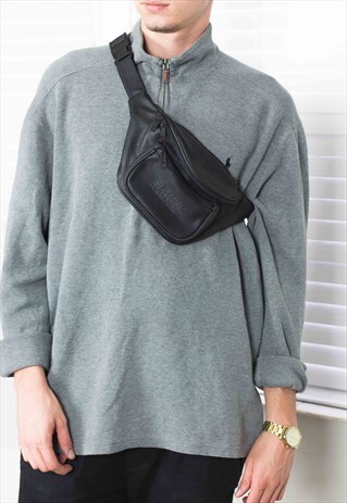 VINTAGE BLACK CROSS BODY BUM LOGO 90S X 7.4