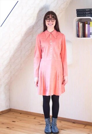 LIGHT ORANGE LONG SLEEVE KNITTED DRESS WITH POINTED COLLAR
