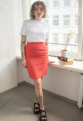 VINTAGE 70'S RED MINI TEXTURED FRENCH PENCIL SKIRT