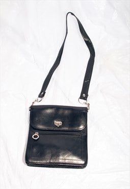 Vintage 90s Leather Shoulder Bag in Black