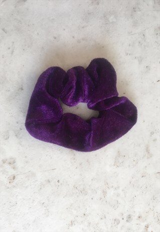 PURPLE VELVET SCRUNCHIE