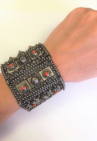 1980S VINTAGE STATEMENT ANTIQUED BANGLE