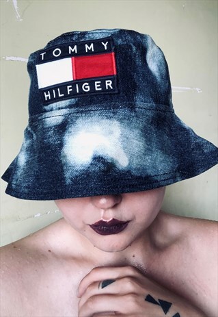 REWORKED DENIM TOMMY HILFIGER TIE DYE BUCKET HAT WITH EMBLEM