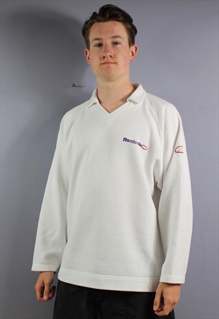 VINTAGE REEBOK SWEATSHIRT IN WHITE WITH EMBROIDERED LOGOS. S