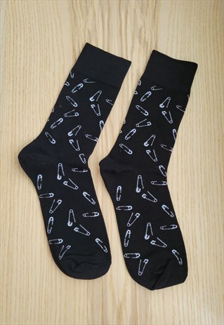 Pin Pattern Cozy Socks in Black