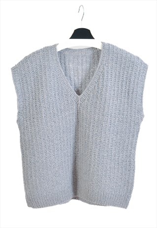 VINTAGE 90S HANDMADE KNITWEAR IN GREY