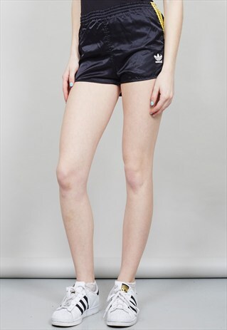 VINTAGE STRIPED 70'S BLACK ADIDAS SHORTS 3765