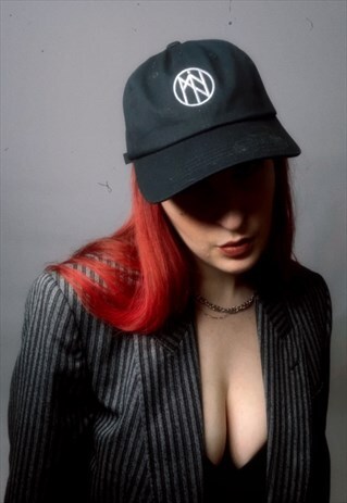 MINIMALISTIC RUNE SYMBOL EMBROIDERY BASEBALL CAP IN BLACK