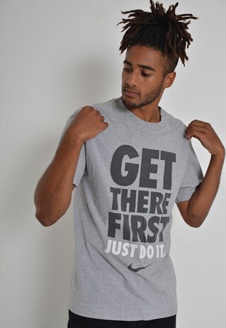 VINTAGE NIKE T-SHIRT GREY