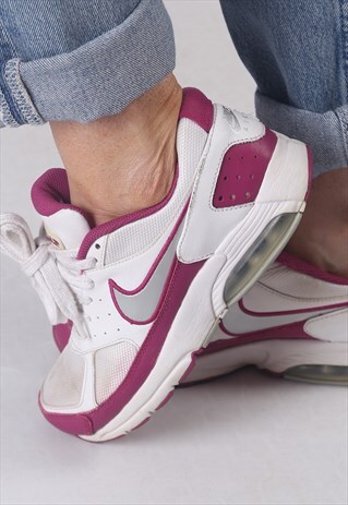 NIKE AIR TRAINERS 2013 UK 3.5. US 6 (EACB)